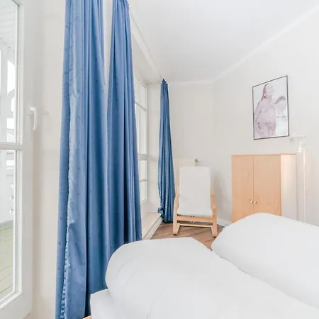 Im 3 Og Mit Balkon In Apartment